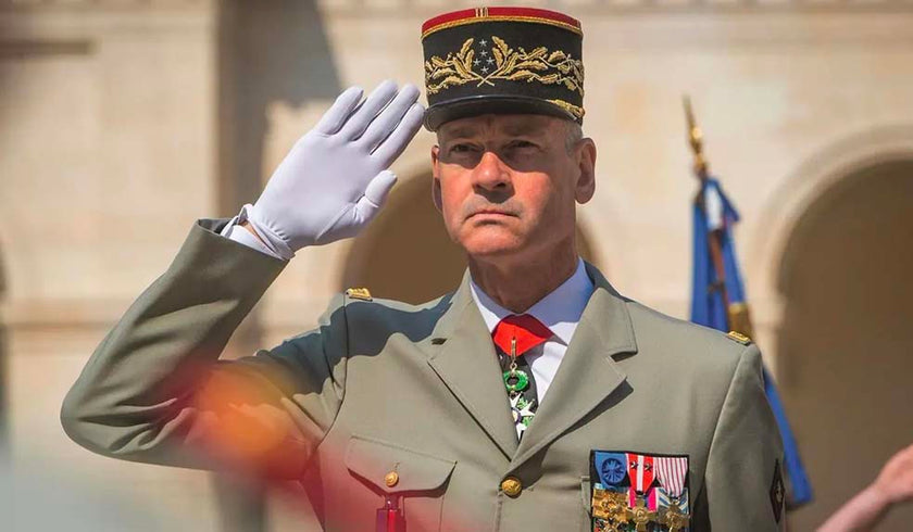 Le Salut Militaire Français : Tout savoir – Sapiens